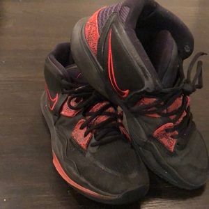 Nike men’s basketball sneakers size 9